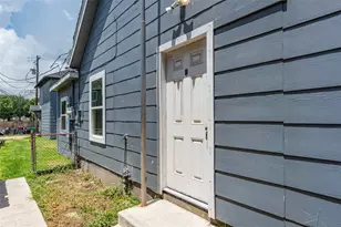 2801 Virginia St, Baytown, TX 77520 - Photo 1