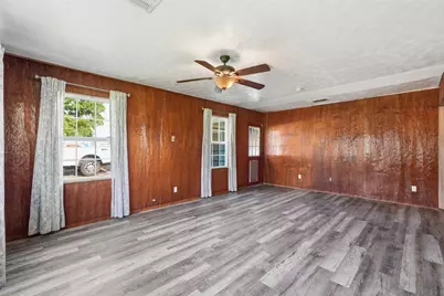 212 Jones Road, Highlands, TX 77562 - Photo 5