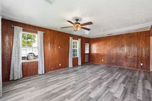 212 Jones Rd, Highlands, TX 77562 - Photo 5