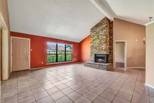 1116 W Castlewood Ave, Friendswood, TX 77546 - Photo 5