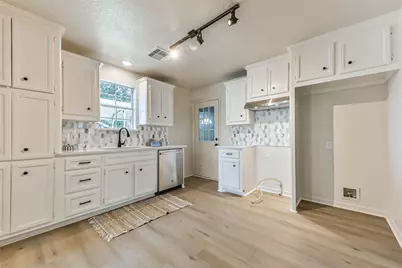 5828 Avenue T, Galveston, TX 77551 - Photo 9