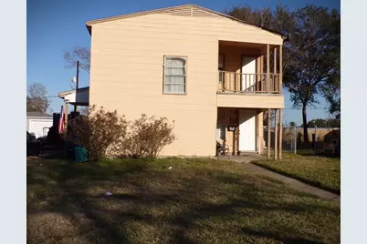 618 N 11th Street, Texas City, TX 77590 - Photo 1
