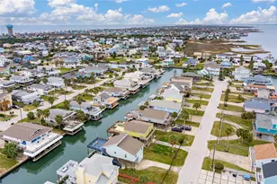 22105 Deaf P Smith Dr, Galveston, TX 77554 - Photo 47