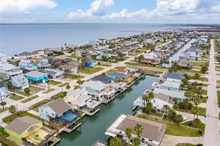 22105 Deaf P Smith Dr, Galveston, TX 77554 - Photo 49