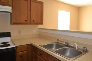 304 Dell Ct, Houston, TX 77009 - Photo 13