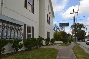 304 Dell Ct, Houston, TX 77009 - Photo 43