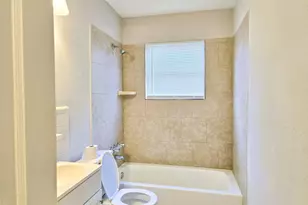 1136 5th Ave N, Texas City, TX 77590 - Photo 7