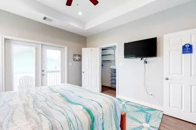11221 Schwartz Drive, Galveston, TX 77554 - Photo 7