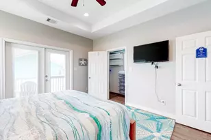 11221 Schwartz Dr, Galveston, TX 77554 - Photo 7