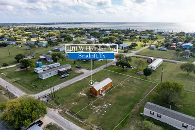 1103 W Houston Avenue, Seadrift, TX 77983 - Photo 5
