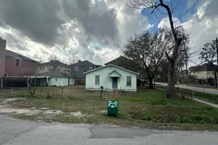 2543 Bevis St, Houston, TX 77008 - Photo 1