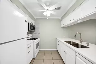 44 Tri Oaks Ln, Houston, TX 77043 - Photo 7