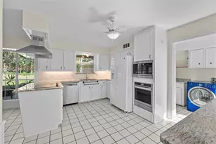131 Shadowood St, Conroe, TX 77304 - Photo 17