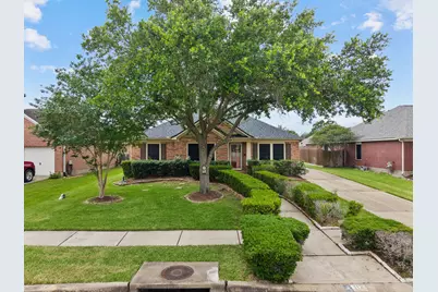 112 Sandstone Bend Lane, Dickinson, TX 77539 - Photo 1
