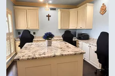 4770 Elmhurst Drive, Beaumont, TX 77706 - Photo 5