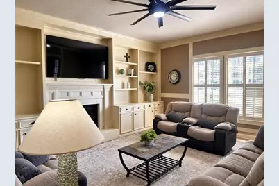 4770 Elmhurst Drive, Beaumont, TX 77706 - Photo 3