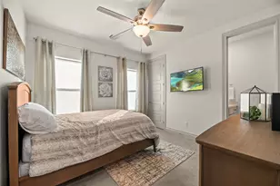 10909 Upland Retreat Dr, Houston, TX 77043 - Photo 17