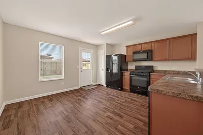 2706 Skyview Silver Drive, Houston, TX 77047 - Photo 9