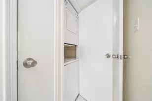2750 Holly Hall St, Houston, TX 77054 - Photo 9