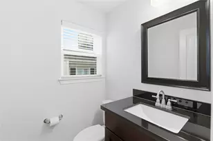 960 W 24th St, Houston, TX 77008 - Photo 25