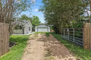 3002 Ohio St, League City, TX 77573 - Photo 5