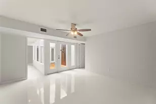 10211 Willowgrove Dr, Houston, TX 77035 - Photo 19