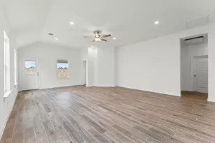 3214 Emerald Hls Dr, Angleton, TX 77516 - Photo 13