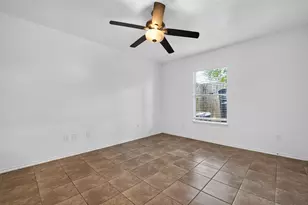 2735 Woodridge Manor Dr, Houston, TX 77087 - Photo 7