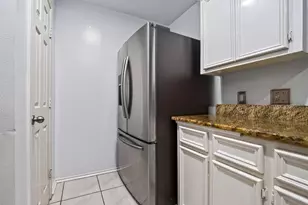 2735 Woodridge Manor Dr, Houston, TX 77087 - Photo 19