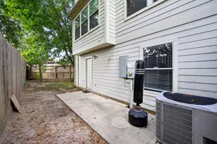 2735 Woodridge Manor Dr, Houston, TX 77087 - Photo 35