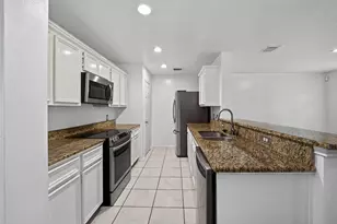 2735 Woodridge Manor Dr, Houston, TX 77087 - Photo 17