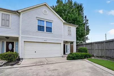 2735 Woodridge Manor Drive, Houston, TX 77087 - Photo 1