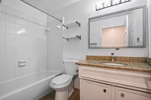 2735 Woodridge Manor Dr, Houston, TX 77087 - Photo 9