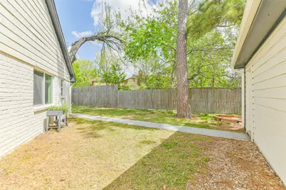 7214 Bayou Woods Drive, Houston, TX 77088 - Photo 47