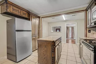 126 Huisache Street, Lake Jackson, TX 77566 - Photo 9