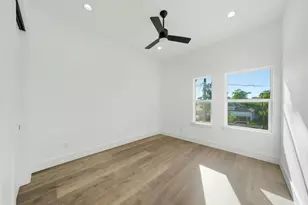 2036 Thonig Rd, Houston, TX 77055 - Photo 25