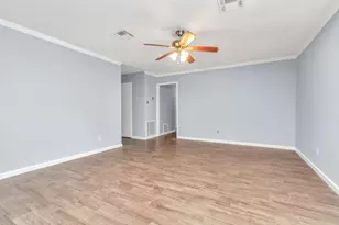 13627 Greenridge Dr, Sugar Land, TX 77498 - Photo 13