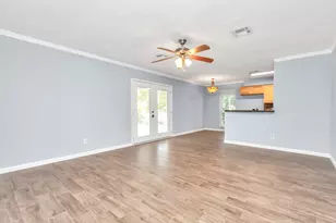 13627 Greenridge Dr, Sugar Land, TX 77498 - Photo 9