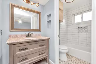 13627 Greenridge Dr, Sugar Land, TX 77498 - Photo 23