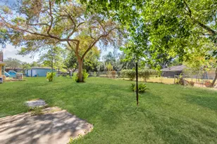 13627 Greenridge Dr, Sugar Land, TX 77498 - Photo 35