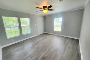 701 18th Ave N, Texas City, TX 77590 - Photo 5