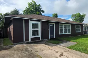 705 N Circle Dr, Baytown, TX 77520 - Photo 3