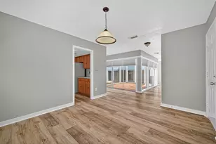 10402 Gulfstream Ln, Sugar Land, TX 77498 - Photo 9