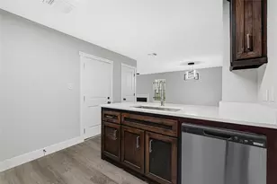 7050 Inwood Park Dr, Houston, TX 77088 - Photo 13