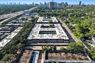 359 N Post Oak Ln, Houston, TX 77024 - Photo 19