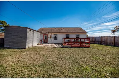 101 Lubbock Street, Point Comfort, TX 77979 - Photo 29