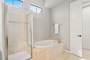 1049 W 22nd St, Houston, TX 77008 - Photo 17
