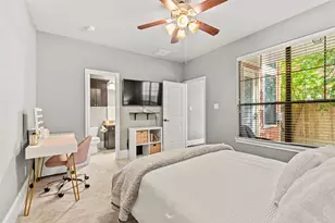 1049 W 22nd St, Houston, TX 77008 - Photo 27