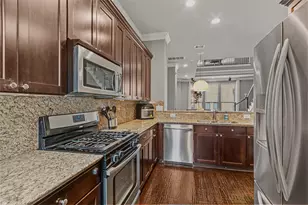 1049 W 22nd St, Houston, TX 77008 - Photo 11