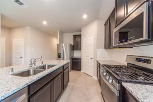 7034 Toluca Dr, Rosharon, TX 77583 - Photo 11